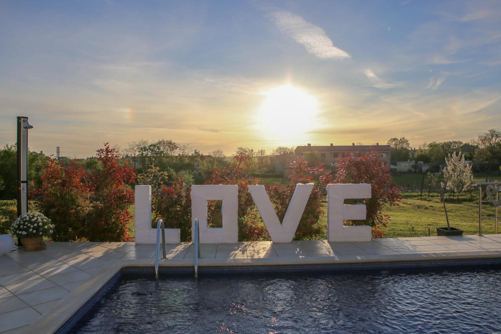 Apartments Cekada ลาบิน ภายนอก รูปภาพ